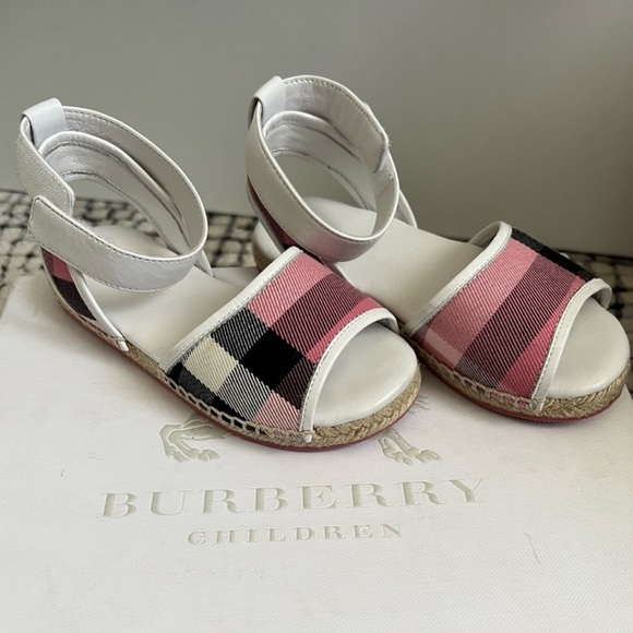 Burberry Other - Beautiful pink/what Burberry espadrille little girls sandals😍